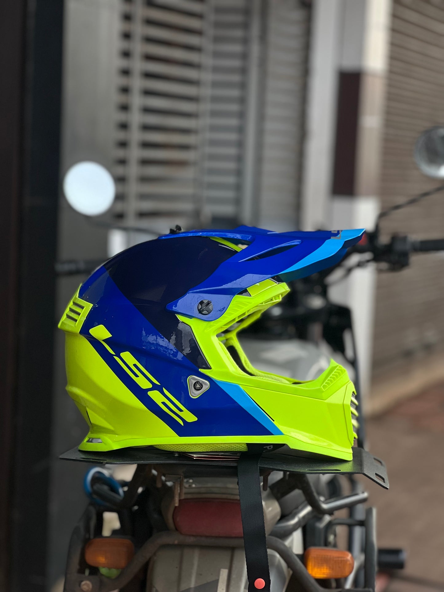 LS2 MX437 Fast Evo Launch Blue Hi-Viz Helmet