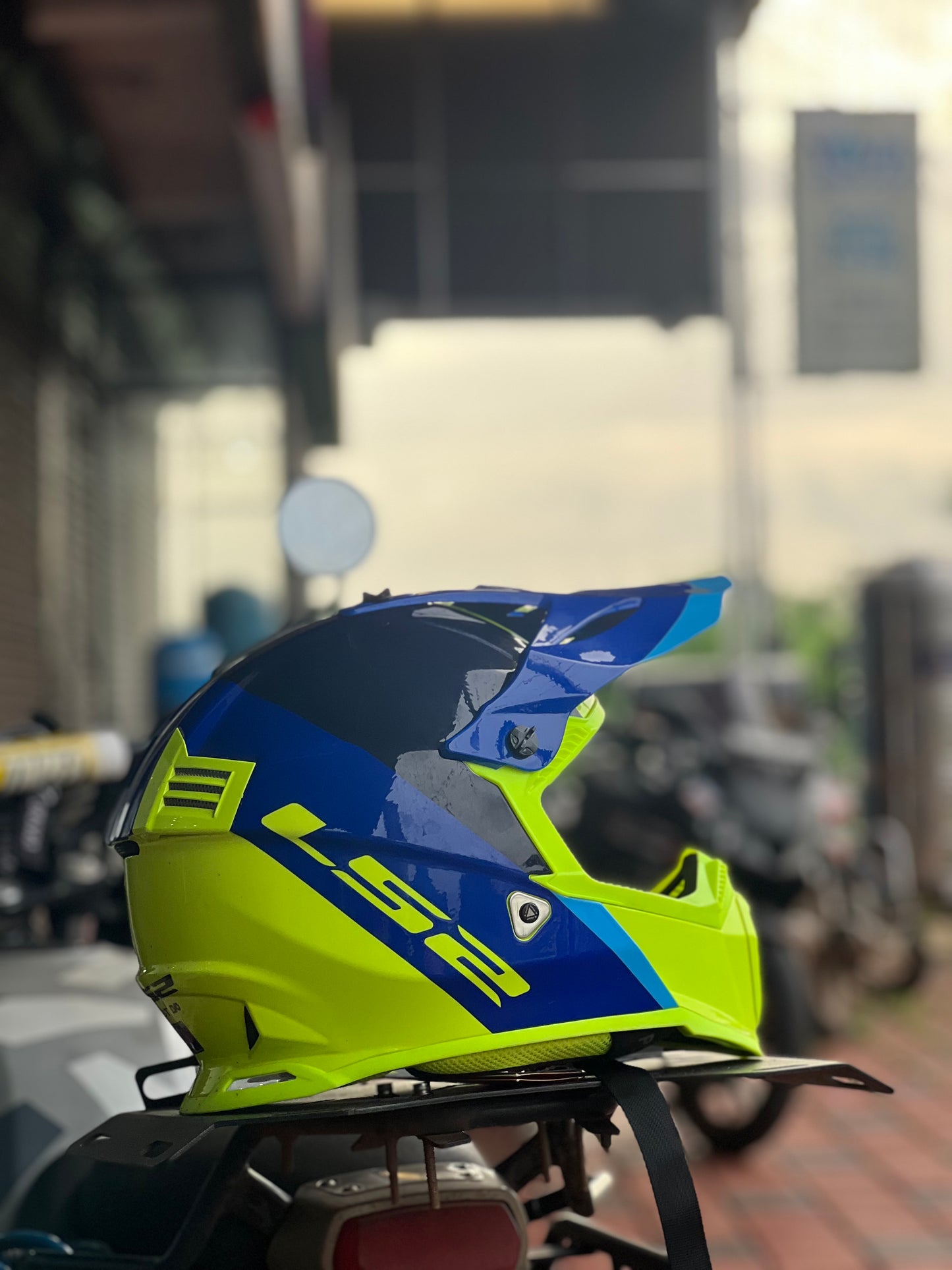 LS2 MX437 Fast Evo Launch Blue Hi-Viz Helmet